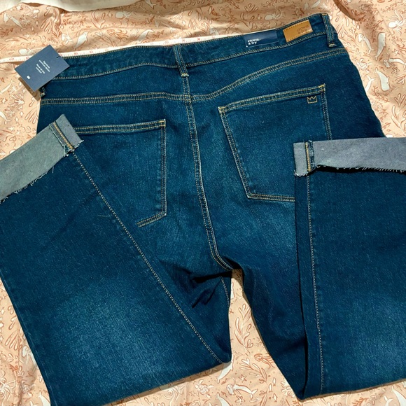 Crown and Ivy NWT women’s jeans size 16W - Picture 4 of 8
